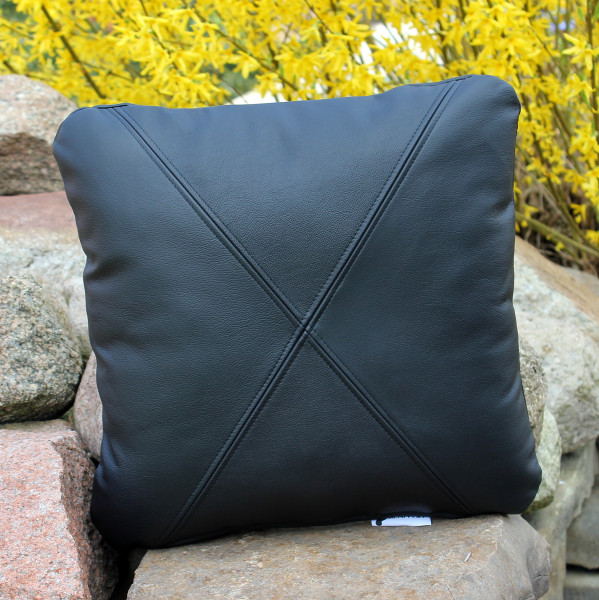 Leather cushion with filling 40 x 40 cm