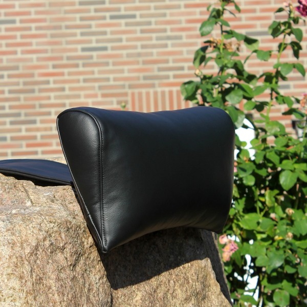 Leather neck pillow "Neksteunkussen" with weight